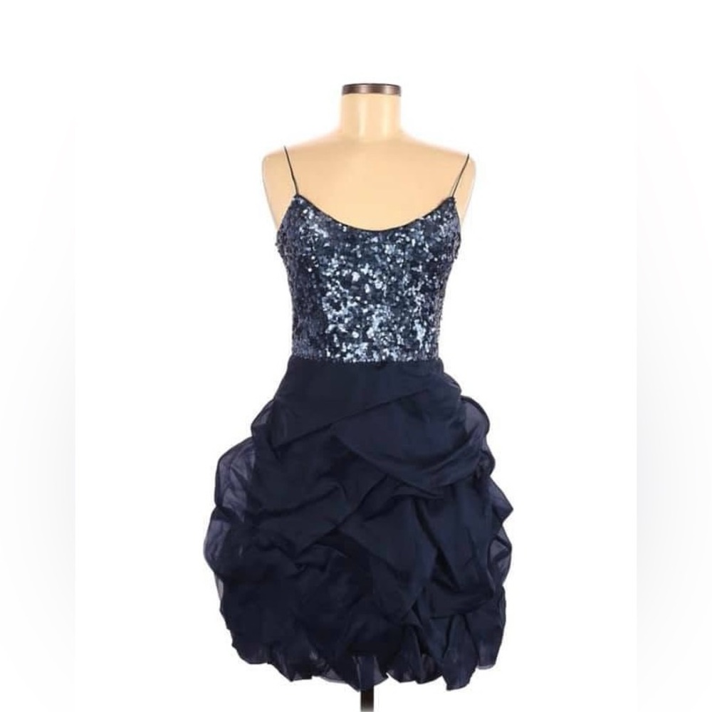 NWT MIGNON size 8 silk blue cocktail dress in excellent condition - Picture 1 of 7